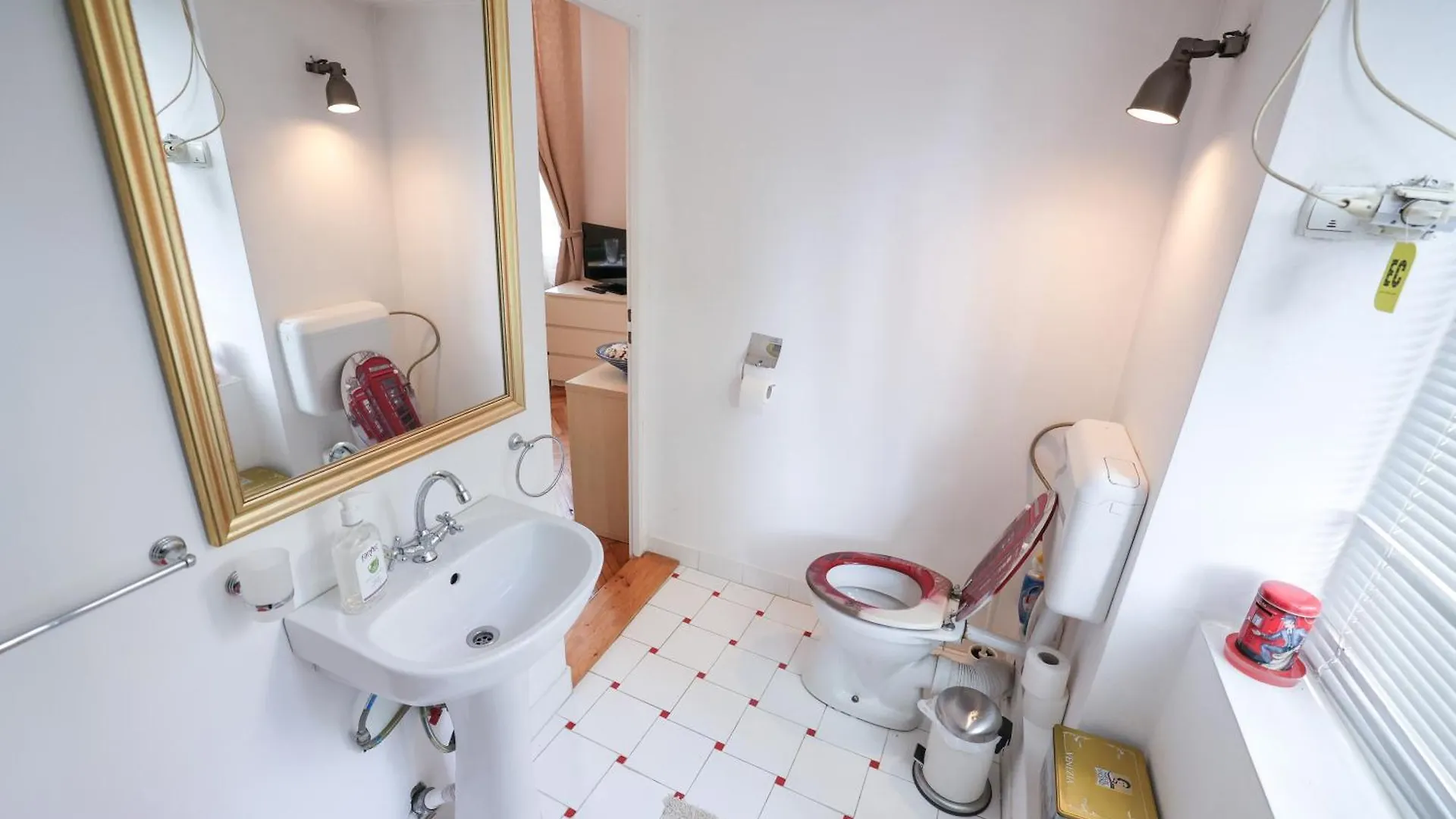 Fatcat Central Studio Bucharest Apartment
