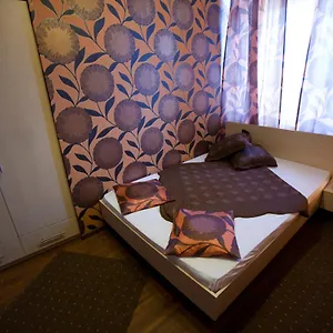 Hotel La Gil, Bucureşti